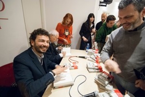 Massimo Polidoro e Piero Angela alla presentazione romana de "Il passato è una bestia feroce".