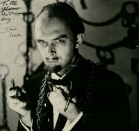 La foto di Randi (autografata e dedicata al mago e celebre venditore di articoli magici Al Flosso, nel 1960), andrà all'asta insieme alla memorabilia su Houdini.